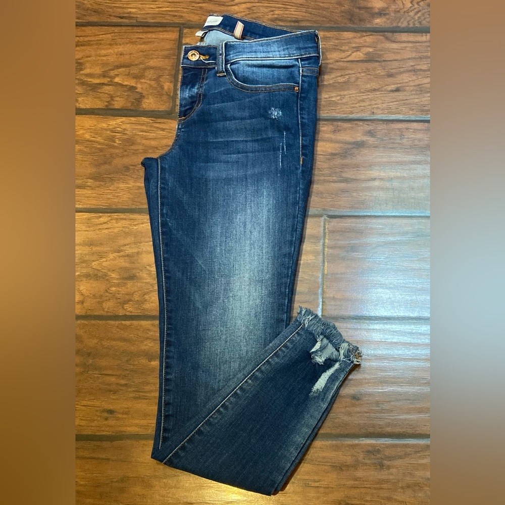 Sneak Peek Liw Rise Distressed Hem Ankle Jeans